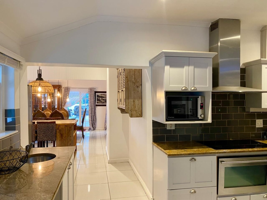 5 Bedroom Property for Sale in Constantia Western Cape
